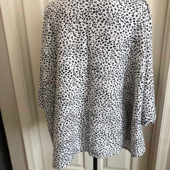 Hand Sewn 3/4 Sleeve  Cotton Knit Blouse Plus Size 3x White Black Animal Print - Picture 3 of 8